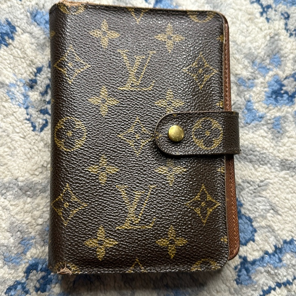 Louis Vuitton, monogram agenda wallet